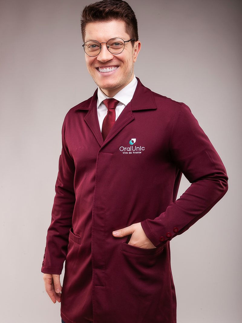 Dr. Matheus Lunardi, cirurgião-dentista e responsável técnico da Oral Unic Farroupilha